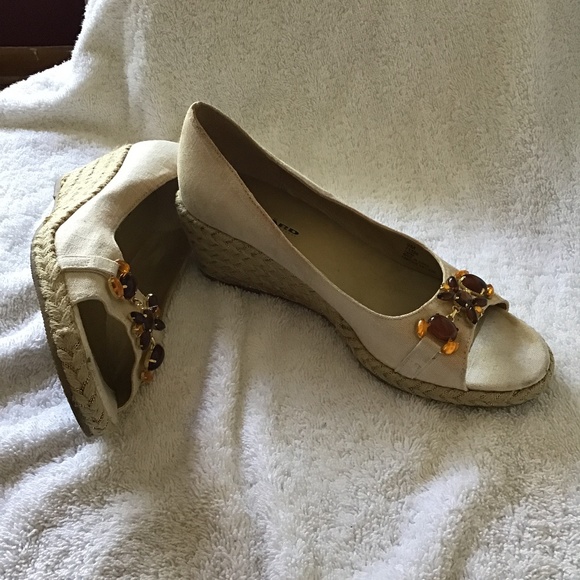 Nygard wedge embellished shoes - Picture 3 of 6